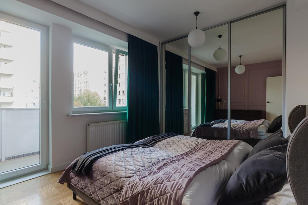 Amazing, Spacious In The Center! Appartamento Varsavia