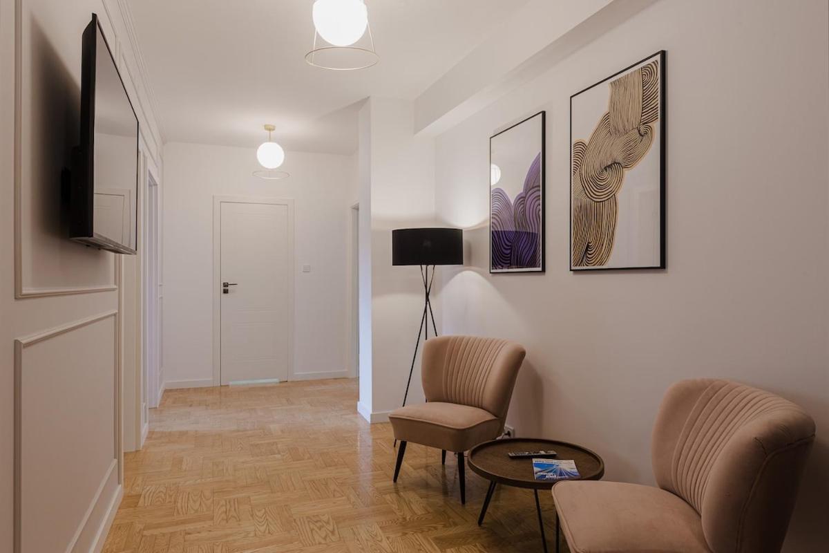 Amazing, Spacious In The Center! Appartamento